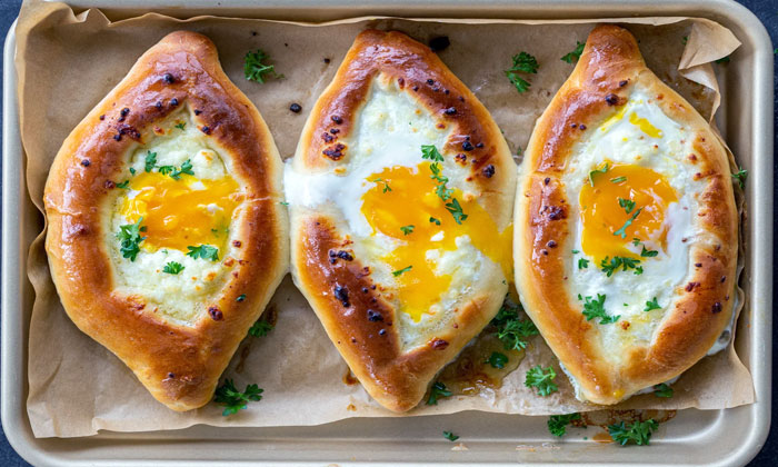 khachapuri roti keju georgia